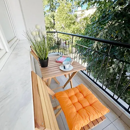 The Circle Apartment *