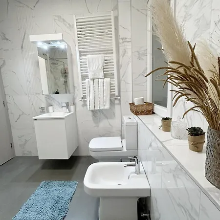 The Circle Apartment *