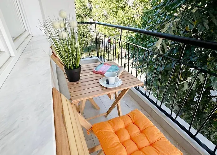 The Circle Apartment *