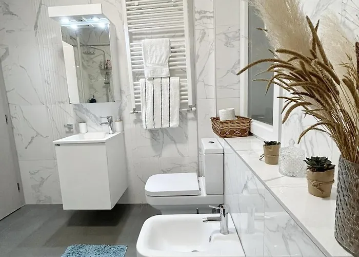 The Circle Apartment *